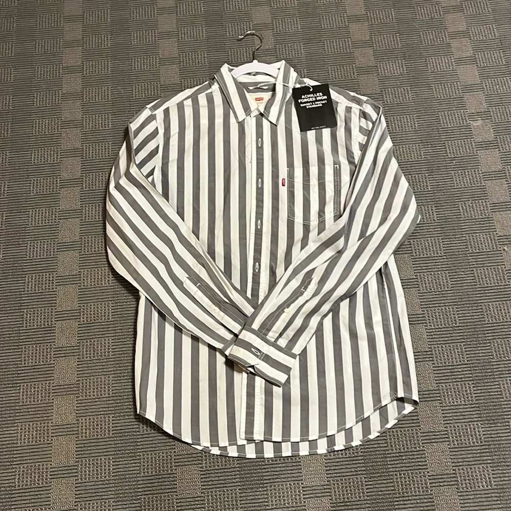 NWT Levi’s Achilles Forged Iron 1 cotton pocket shirt regular fit. Medium